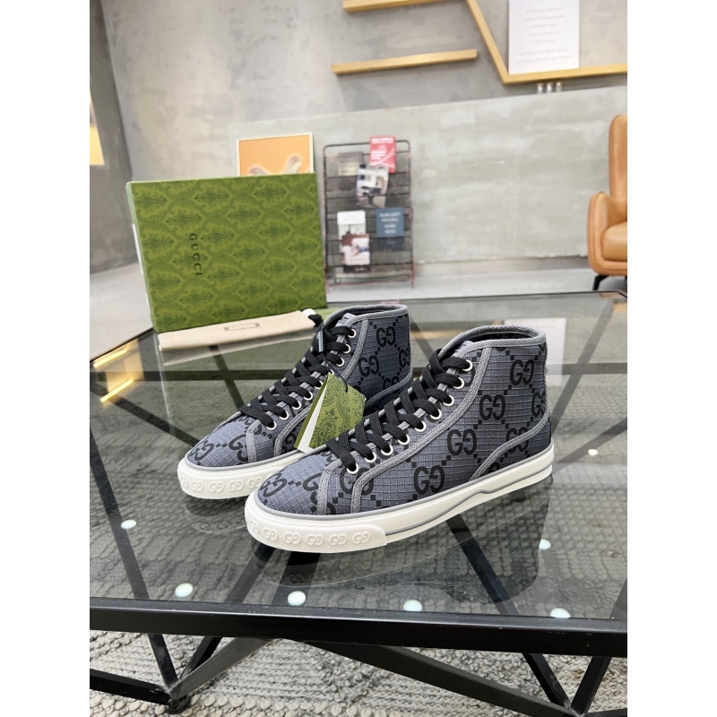 G*u*i casual shoes